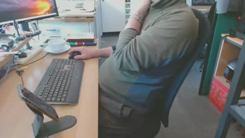 Snapshot of ch400 chatting on April 16, 2026, 1:01 pm ch400 online show from April 16, 2026, 1:01 pm