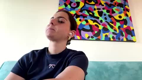 Nini online show from June 8, 2026, 3:23 pm