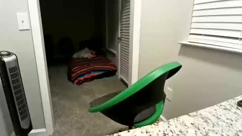 Snapshot of chacho1968 chatting on October 10, 2025, 9:52 am Chuck online show from October 10, 2025, 9:52 am