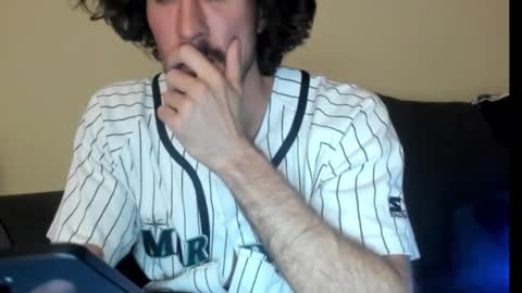 Snapshot of chadpowerz chatting on October 18, 2025, 12:57 am Lydong online show from October 18, 2025, 12:57 am