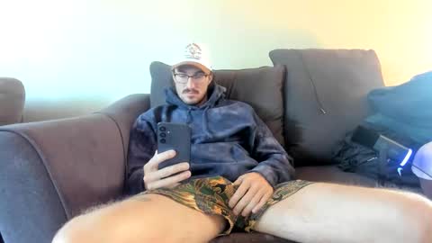 Snapshot of chadpowerz chatting on November 8, 2025, 6:18 pm Lydong online show from November 8, 2025, 6:18 pm