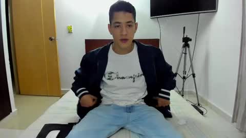 Kenji online show from November 17, 2025, 4:18 am