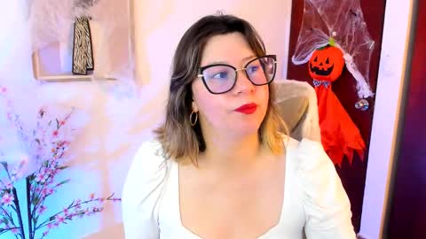 chanell online show from October 17, 2025, 1:25 pm