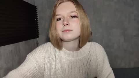 Snapshot of chanelledroz chatting on February 5, 2026, 6:18 am Lia online show from February 5, 2026, 6:18 am