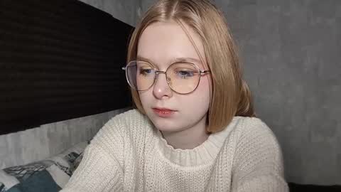 Snapshot of chanelledroz chatting on February 12, 2026, 7:14 am Lia online show from February 12, 2026, 7:14 am