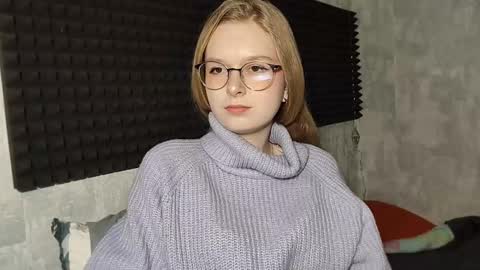 Snapshot of chanelledroz chatting on February 13, 2026, 7:15 am Lia online show from February 13, 2026, 7:15 am