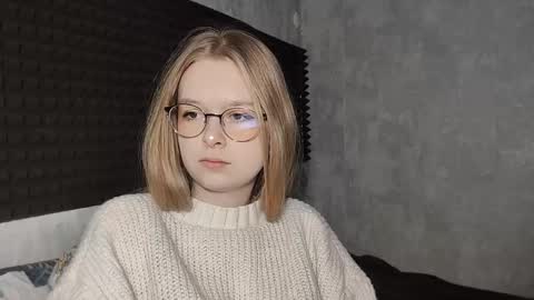 Snapshot of chanelledroz chatting on February 24, 2026, 7:39 am Lia online show from February 24, 2026, 7:39 am