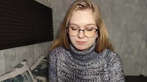 Snapshot of chanelledroz chatting on February 27, 2026, 7:41 am Lia online show from February 27, 2026, 7:41 am