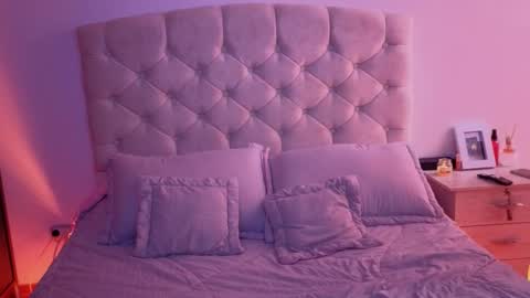 Chanell online show from October 10, 2025, 8:30 pm