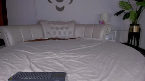 Chanell online show from July 28, 2026, 7:39 pm