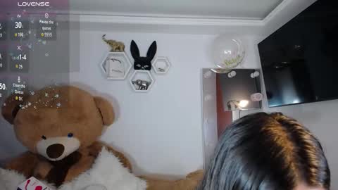 Isabella online show from March 19, 2026, 10:08 am