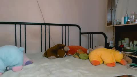 Snapshot of chantal__cc chatting on March 9, 2025, 4:44 pm chantal__cc online show from March 9, 2025, 4:44 pm