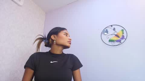 Raquel  online show from October 29, 2025, 12:07 pm