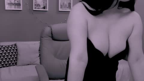 The Queen online show from January 12, 2025, 2:41 pm