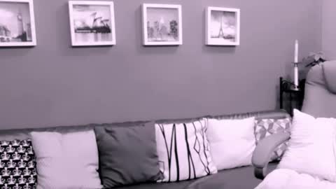 The Queen online show from November 3, 2025, 1:12 pm