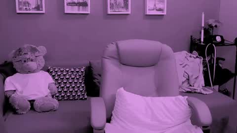 The Queen online show from April 24, 2026, 7:55 am