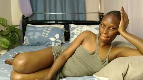 Snapshot of chantelsamz2 chatting on January 4, 2025, 2:03 am Chantel online show from January 4, 2025, 2:03 am