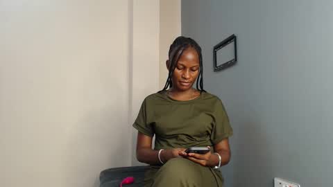 Snapshot of chantelsamz2 chatting on November 10, 2025, 6:23 am Chantel online show from November 10, 2025, 6:23 am