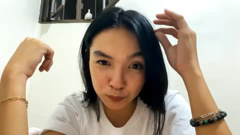 Elly online show from April 3, 2026, 5:33 pm