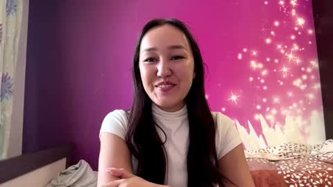 Mia online show from March 12, 2026, 8:20 am