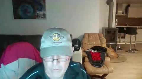 Snapshot of charles6064 chatting on May 9, 2026, 10:26 pm charles6064 online show from May 9, 2026, 10:26 pm