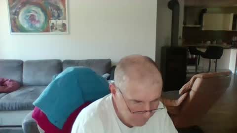 charles6064 online show from June 13, 2026, 11:41 am