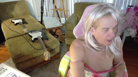 Charli online show from April 7, 2026, 10:42 pm