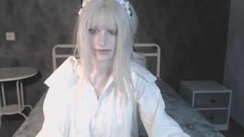 Snapshot of charlie_crystal chatting on November 16, 2025, 12:55 pm Charlie online show from November 16, 2025, 12:55 pm