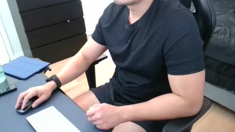 charliekkw online show from November 23, 2025, 8:19 pm