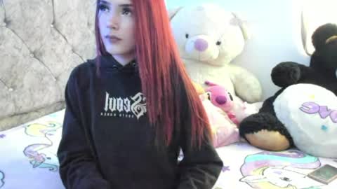 charllotte__hall_ online show from May 3, 2026, 10:49 pm
