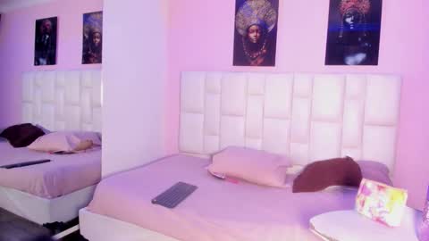 charlot_vega_ online show from November 15, 2025, 10:34 am