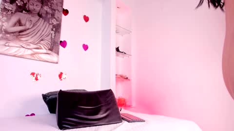 Charlote online show from February 16, 2025, 2:09 am