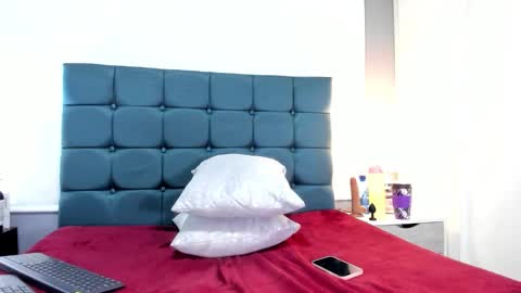 Charlott online show from December 18, 2025, 8:37 pm