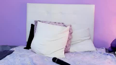 Char 3 online show from September 26, 2025, 3:27 pm