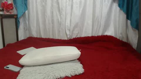 karinaa independent model online show from April 6, 2026, 4:46 am