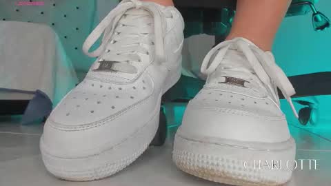 charlotte  grey online show from January 16, 2026, 8:02 pm