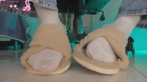 charlotte  grey online show from February 7, 2026, 8:12 pm