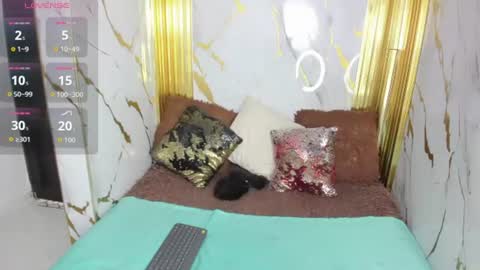 charlotte__milf online show from July 10, 2026, 7:49 pm