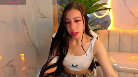 Pretty Charlotte online show from October 24, 2025, 1:29 pm