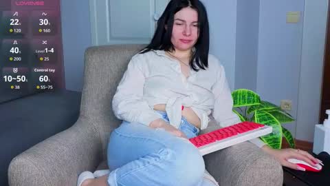 Charlotte online show from November 22, 2025, 4:33 am