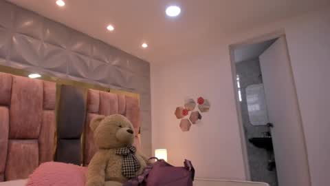 Snapshot of charlotte_icee chatting on March 21, 2026, 4:32 pm Charlotte Icee online show from March 21, 2026, 4:32 pm