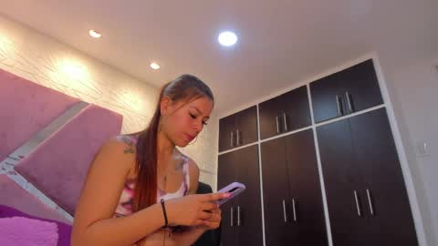 Snapshot of charlotte_icee chatting on April 2, 2026, 6:05 pm Charlotte Icee online show from April 2, 2026, 6:05 pm