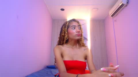Snapshot of charlotte_love10 chatting on January 25, 2025, 11:55 am CHARLOTTE online show from January 25, 2025, 11:55 am