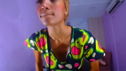 Snapshot of charlotte_love10 chatting on February 5, 2025, 2:59 pm CHARLOTTE online show from February 5, 2025, 2:59 pm