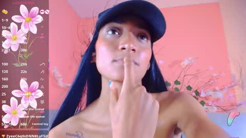 CHARLOTTE online show from November 5, 2025, 11:38 pm