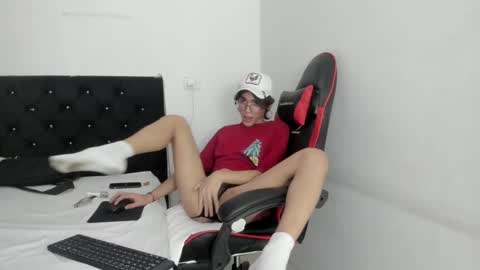 charlotte_xc online show from February 14, 2025, 2:50 am