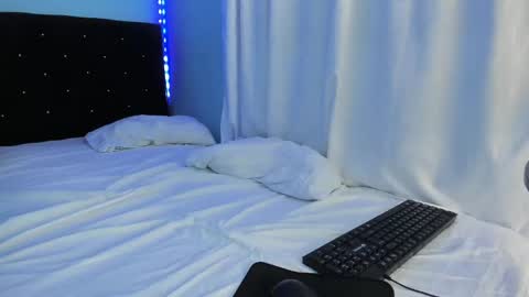 charlotte_xc online show from February 20, 2025, 10:48 pm