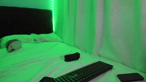 charlotte_xc online show from February 22, 2025, 8:31 pm