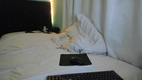 charlotte_xc online show from February 23, 2025, 5:45 am