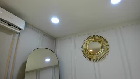 charlottebrownn_ online show from November 12, 2025, 5:41 am